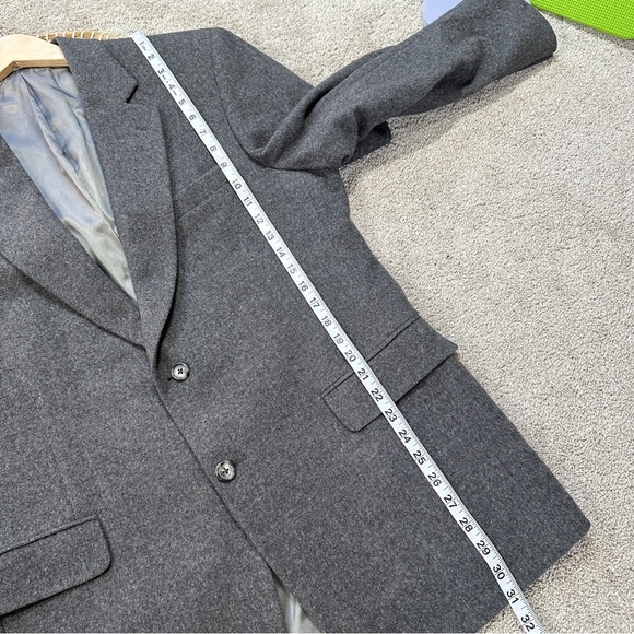 Jos. A. Bank Men’s 100% Camel Hair Blazer Sport Coat Two Button Office Gray 42R - Picture 12 of 12